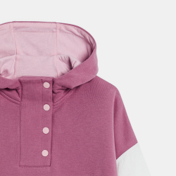 سويت شيرت مع غطاء للرأس...